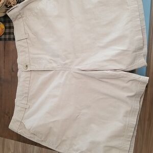 Columbia Proffesional Fishing Gear Shorts Womens Size 16 Khaki